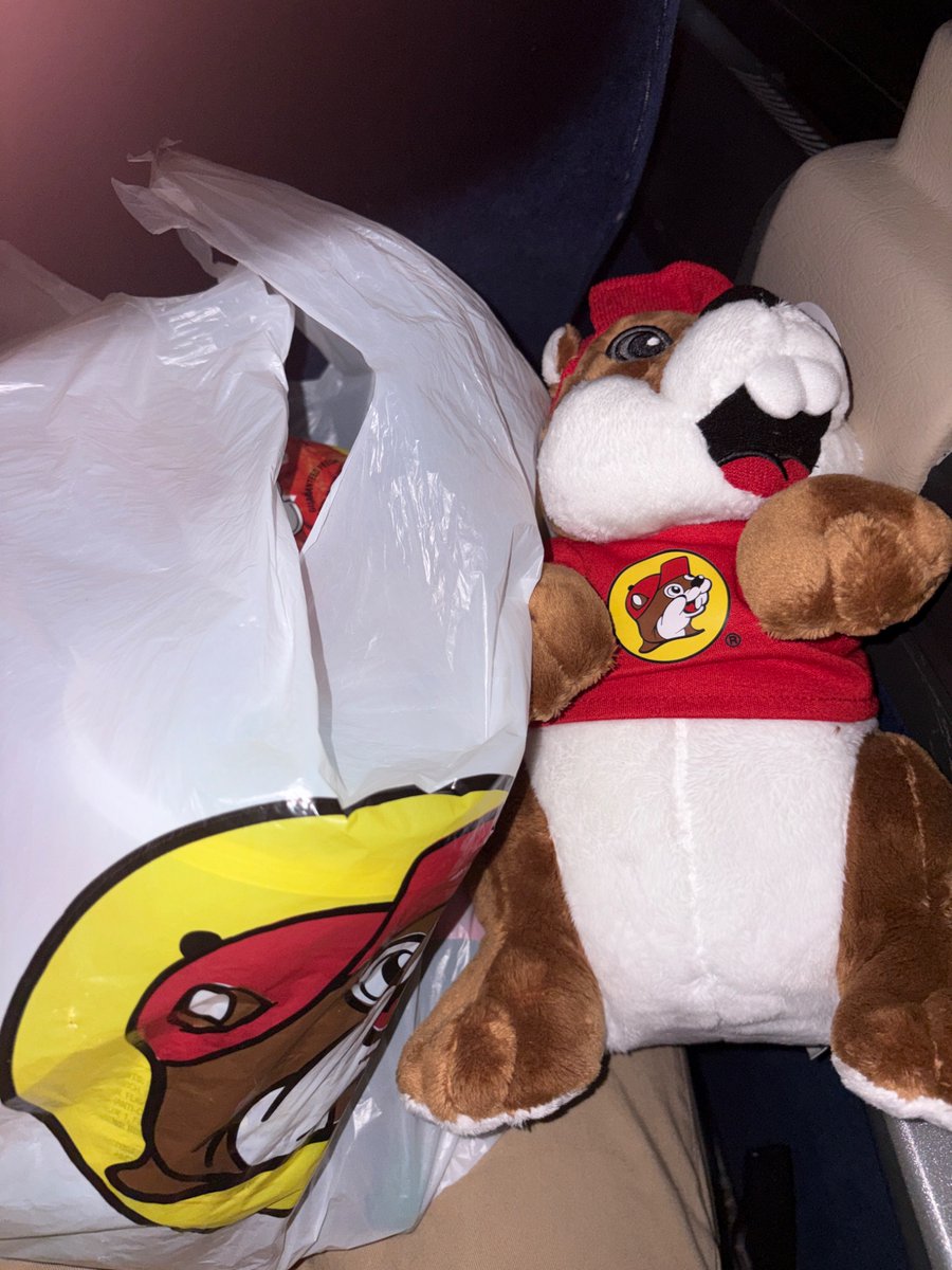 KILL ME I DROPPED $50 AT BUCEES ON THE FRESHMAN FIELD TRIP😭😭