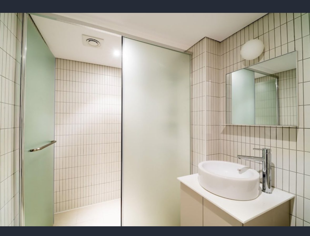 chiroo92's tweet photo. 今回泊まったソウルのホテルがすごいよかった🫶
江南教大駅のupflo hostel🏨
教大駅からすぐやし、終電後も江南から歩いて帰れた！
ツインルームめっちゃ広いし、シャワールームが分かれてるから水回りも綺麗🫶
KSPOドームからもアクセスも良き🫶
ツインルームで１泊14000円🫶 https://t.co/eqySdwAdQl