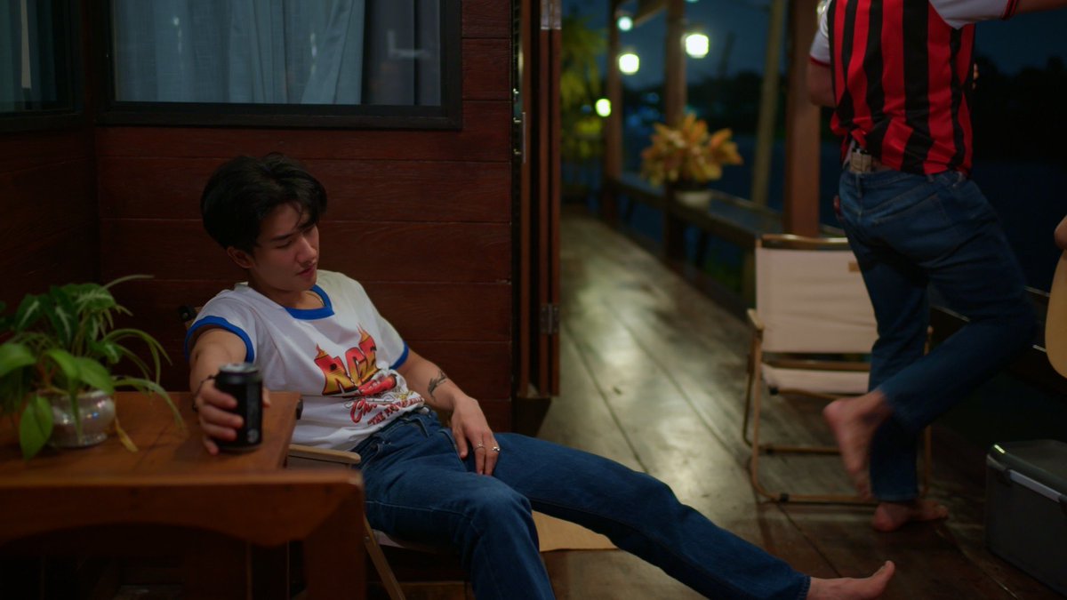 หมาเห่าเครื่องบิน | ADogAndAPlane tweet media