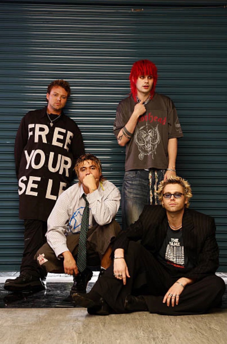 5SOSDigest. tweet media