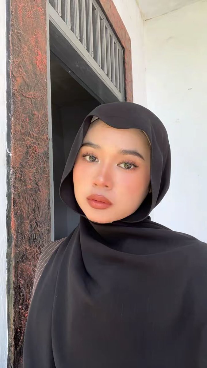 helloayu tweet media