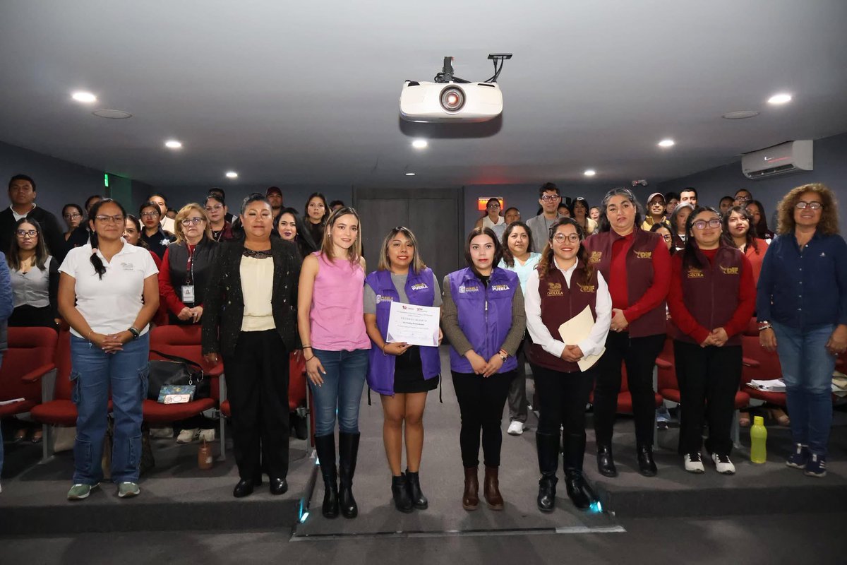 carokaroline tweet picture