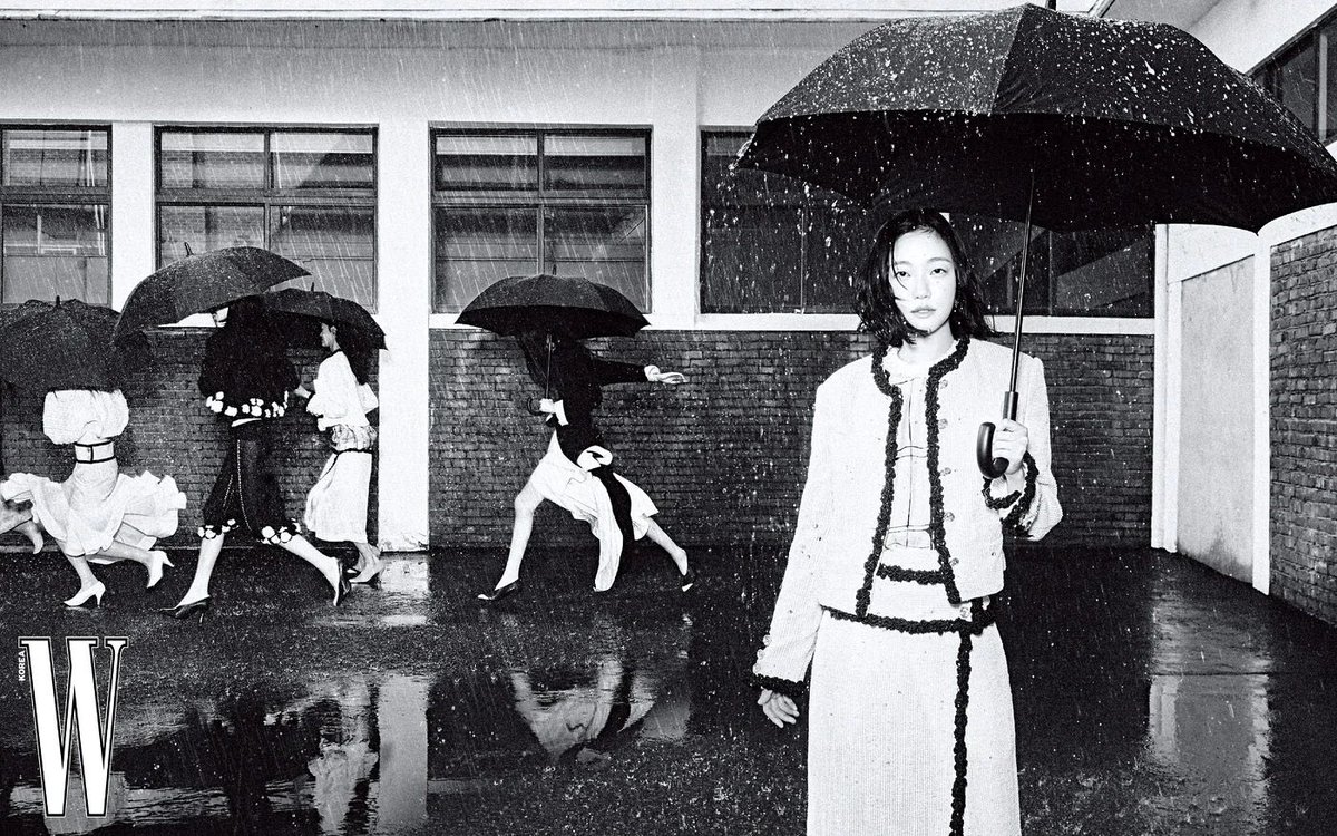 fiorestale's tweet photo. Kim Goeun X CHANEL for W Korea April 2026 cover edition!! https://t.co/OiLKzPHlAy