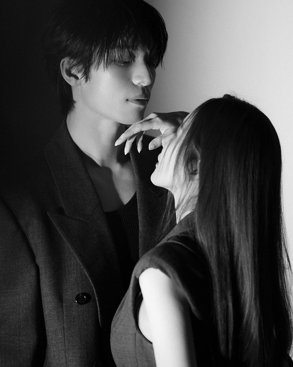 daayxa's tweet photo. don't you just love it when both the people in your ship are sexy?

#SirensKiss https://t.co/WFeeXIIWhu