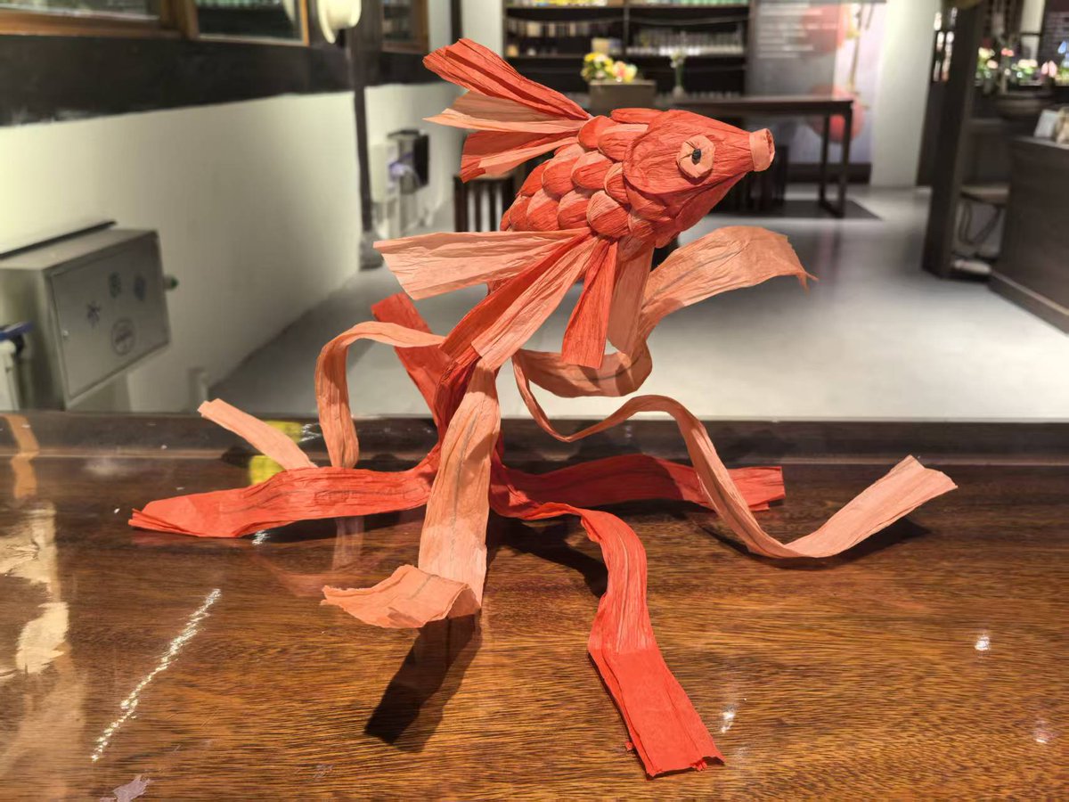 JiaQiang89871's tweet image. 草间跃鲤，二月抬头。Spring dragon stirs, carp soars in straw. 🌱🐟 #Longtaitou #Craftsmanship #BeChinese