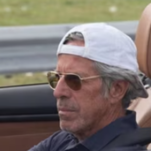 When you gotta disappear… but make it casual 

Palm Beach $Pete