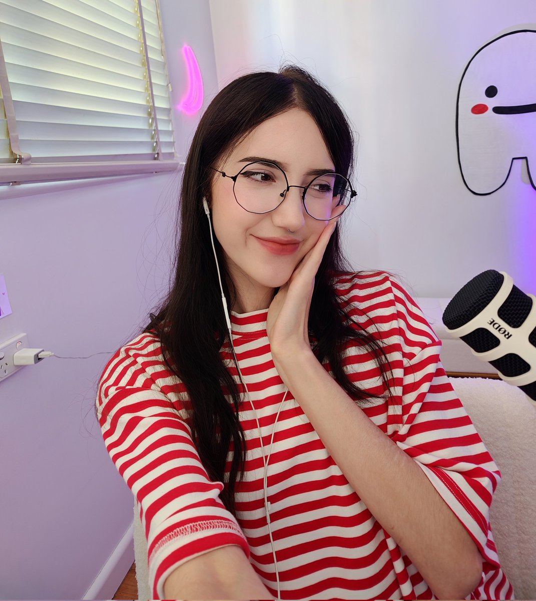 paipoop :3 tweet media