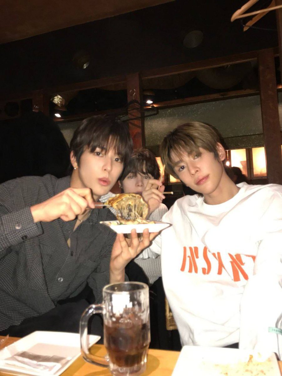soxngha's tweet photo. from hotel pizzas to making our own okonomiyaki! we went from trying to be fancy with the little spatulas to just laughing our heads off because, well... you can't be serious when you're this close and this full. 

p.s. we literally ordered everything on the menu, no cap. https://t.co/mha9vPGh08