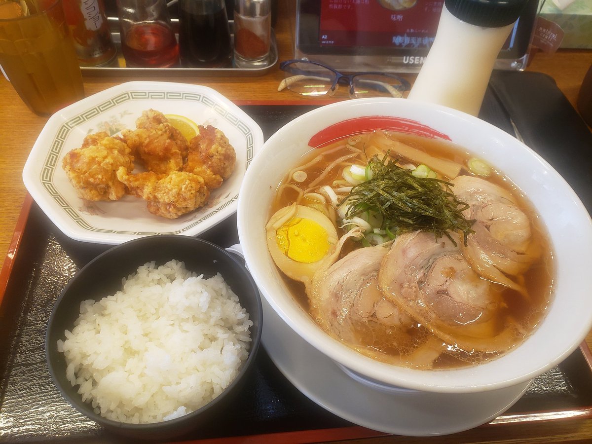 tooruN4's tweet photo. ラーメン食うか🍜 https://t.co/9CDbtLDClG