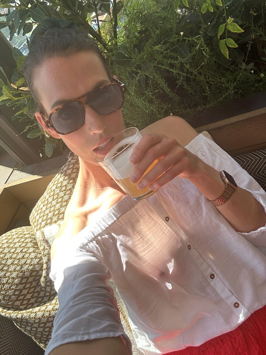 milly_gracee's tweet photo. Cheers everyone 🍹🥃 https://t.co/3mSTTLUUFF