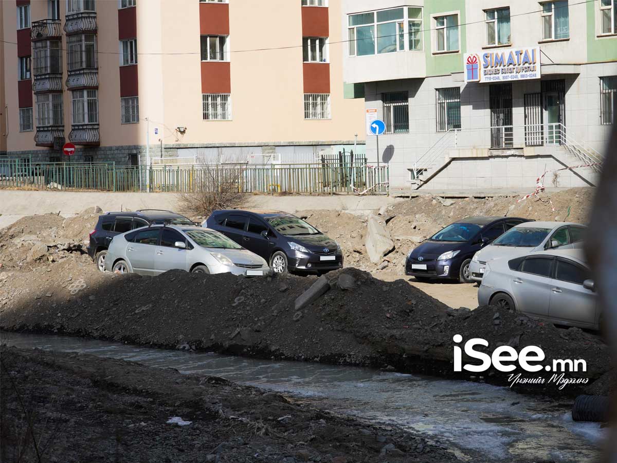СУРВАЛЖИЛГА: Сэлбэ, Дунд голын тохижилтын ажил 2 жил болсон ч дуусаагүй, автомашины зогсоол болсоор байна 

УНШИХ: isee.mn/n/88795