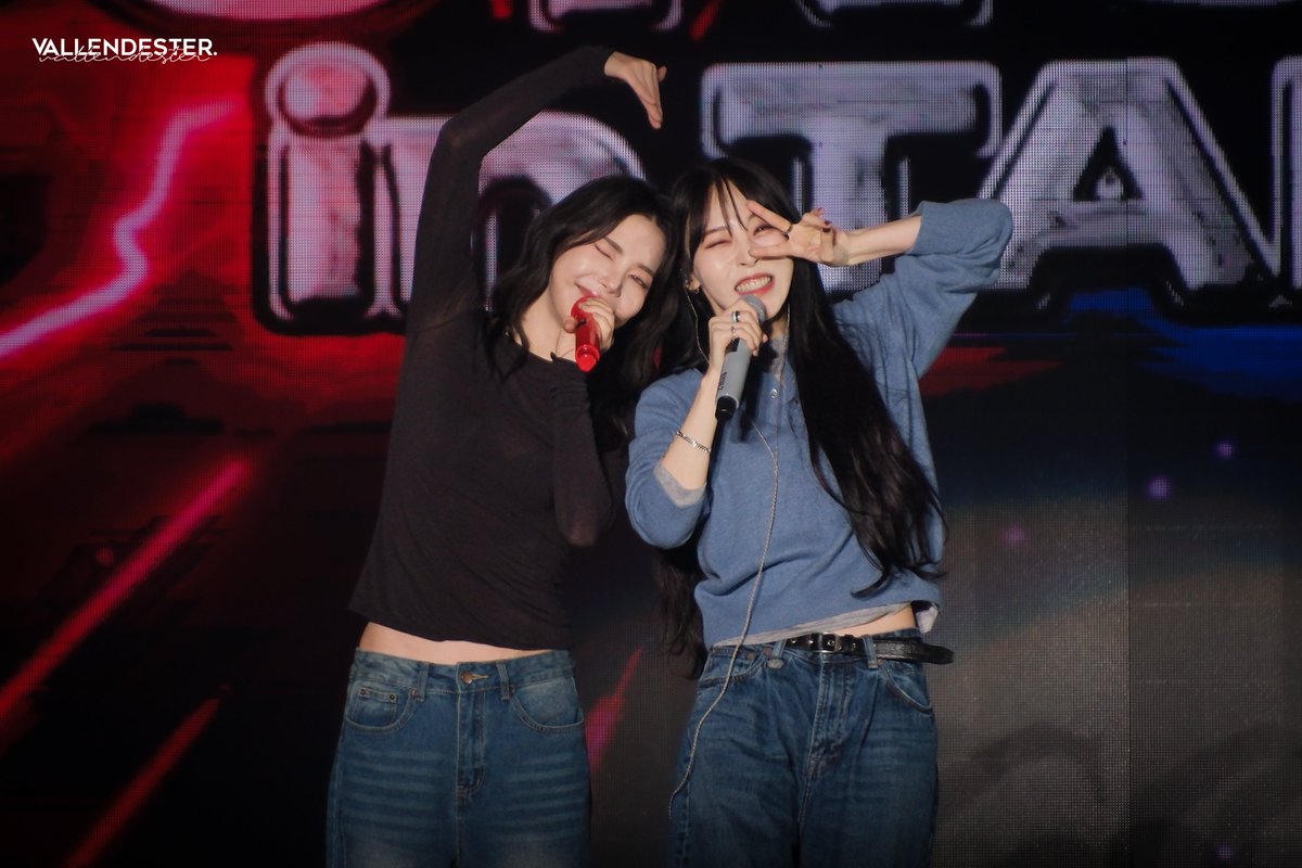 vallendester21's tweet photo. 260314   
#마마무 #MAMAMOO #문별 #MoonByul #솔라 #Solar https://t.co/lphegxzHOr