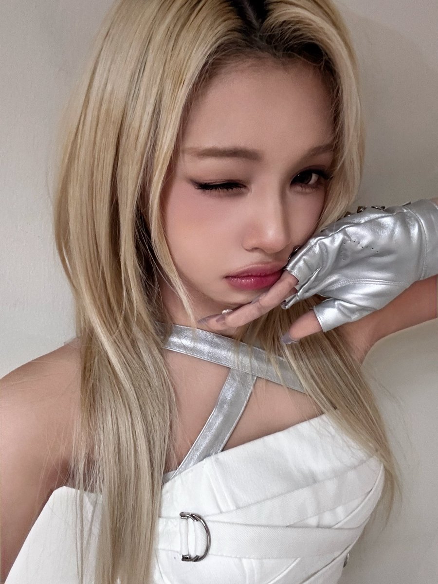 emotionstudio_official tweet media