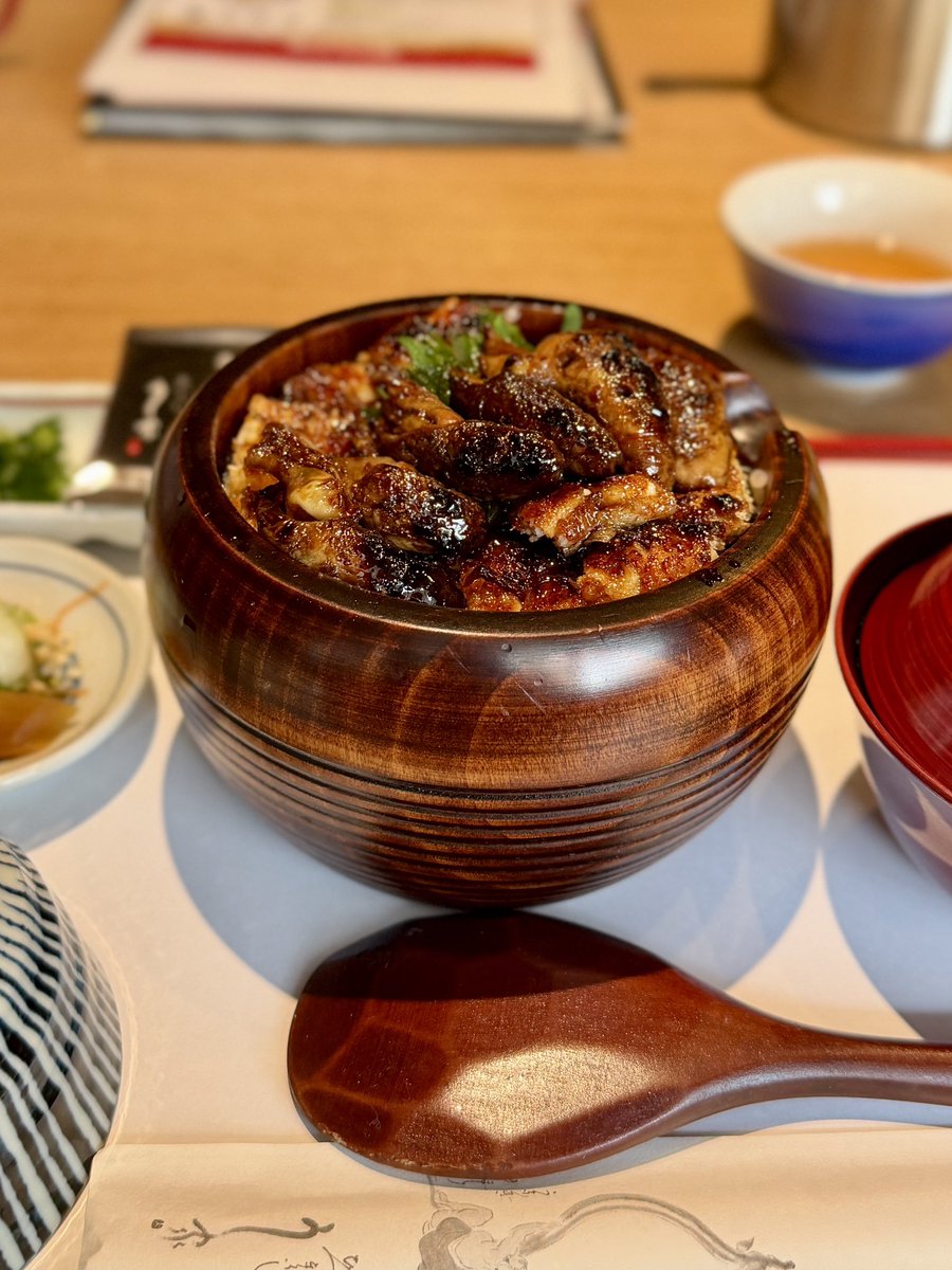 itomashiko's tweet photo. 結局、個展オープン前に
ひつまぶしを食べてしまう

肝焼き付き https://t.co/vIvEClYS5T