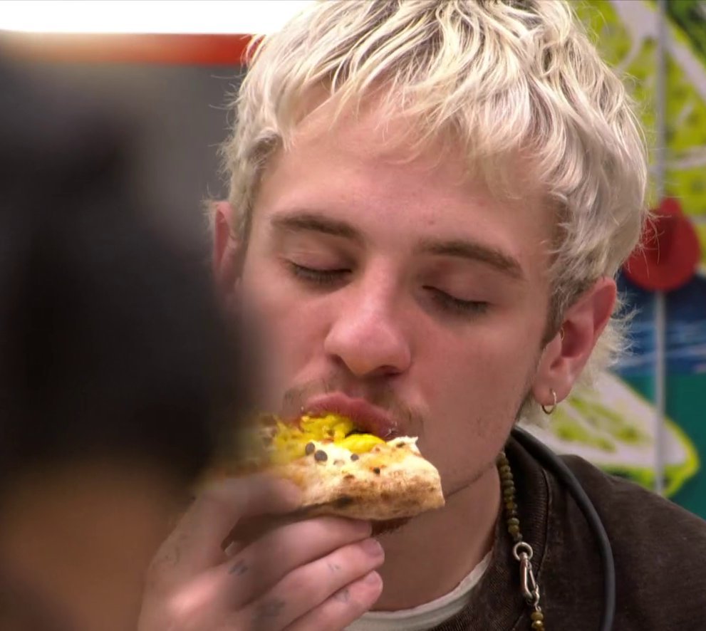 Central Reality tweet media