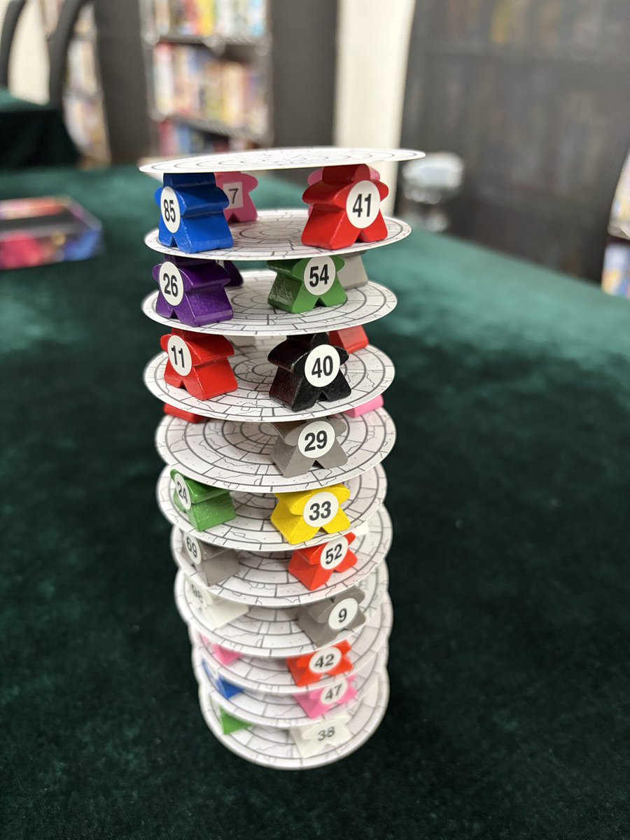 ボードゲームプレイスペース　るすと tweet media