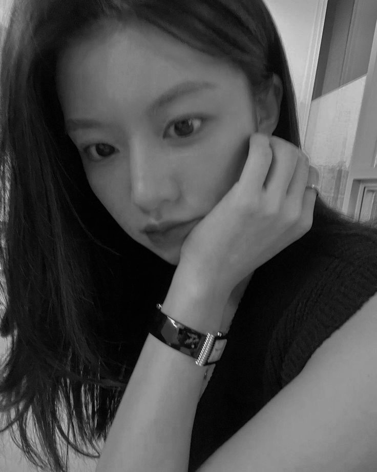 𝗦𝗘𝗥𝗘𝗡𝗔 𝗔𝗟𝗔𝗧𝗔𝗦. tweet media