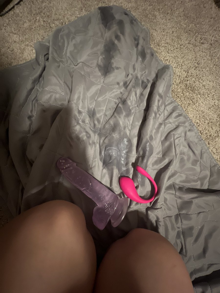 freaky freckles 🤤 tweet media