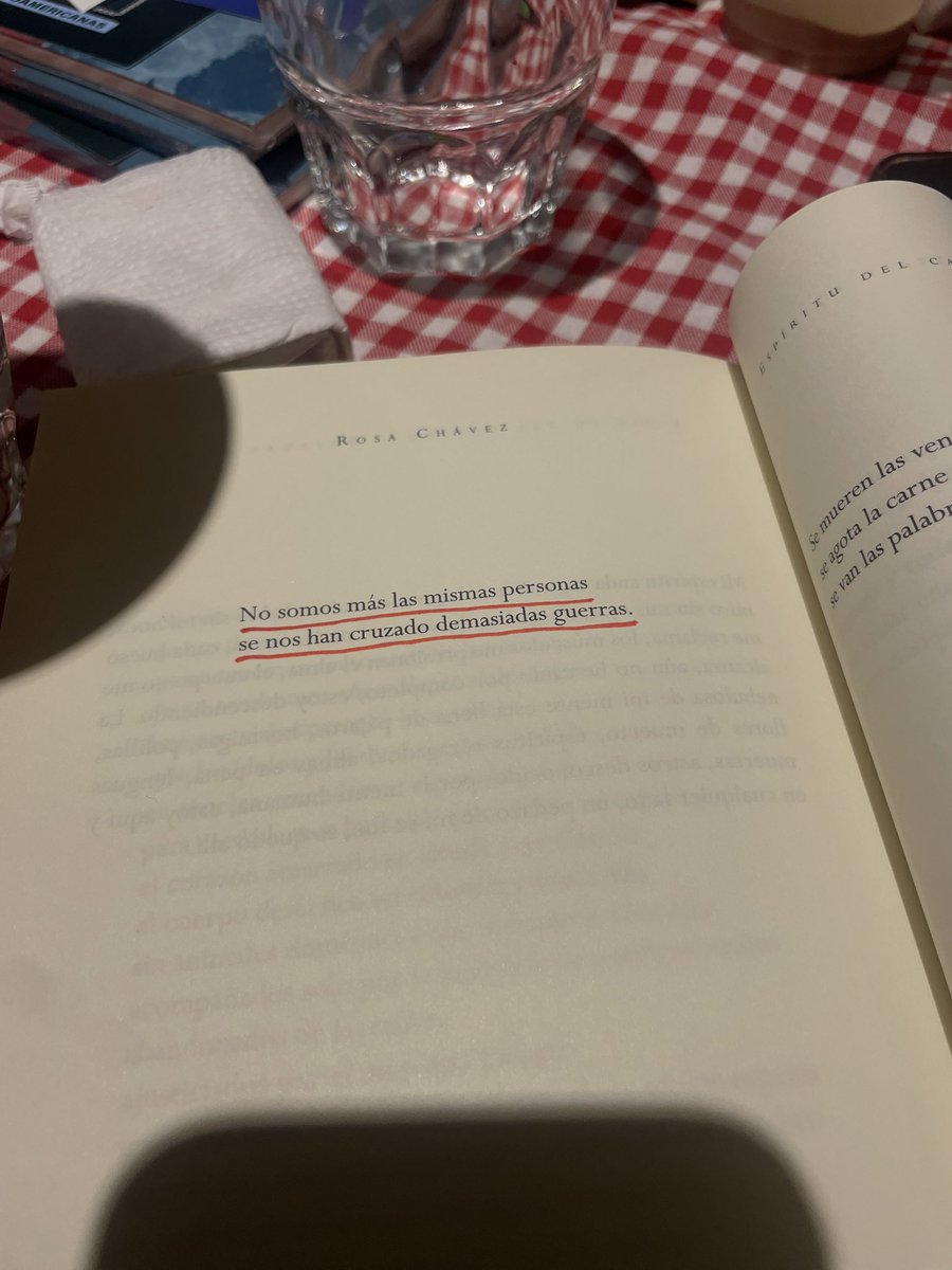 librosdelcentro's tweet photo. Nuestra reunión comentando Espíritu del camino de Rosa Chávez, poesía reunida del 2005 al 2024. 🔸 https://t.co/VAA4ndvKhb