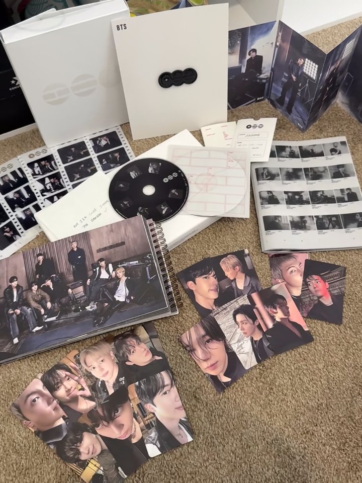 Omggg BTS Arirang album is so fine~ I'm crying!!!😭😭😭

#BTS #방탄소년단 #BTS_ARIRANG #ARIRANG #BTS_SWİM