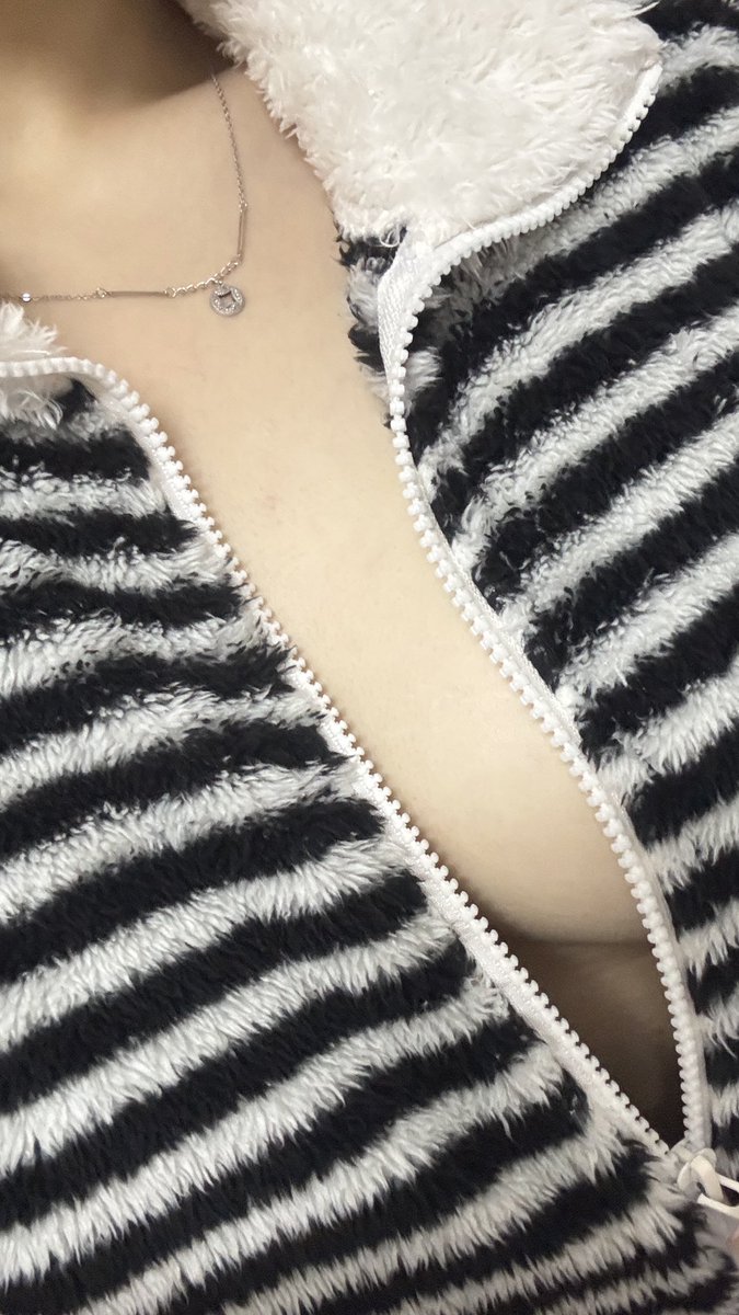 niuniunienie tweet media