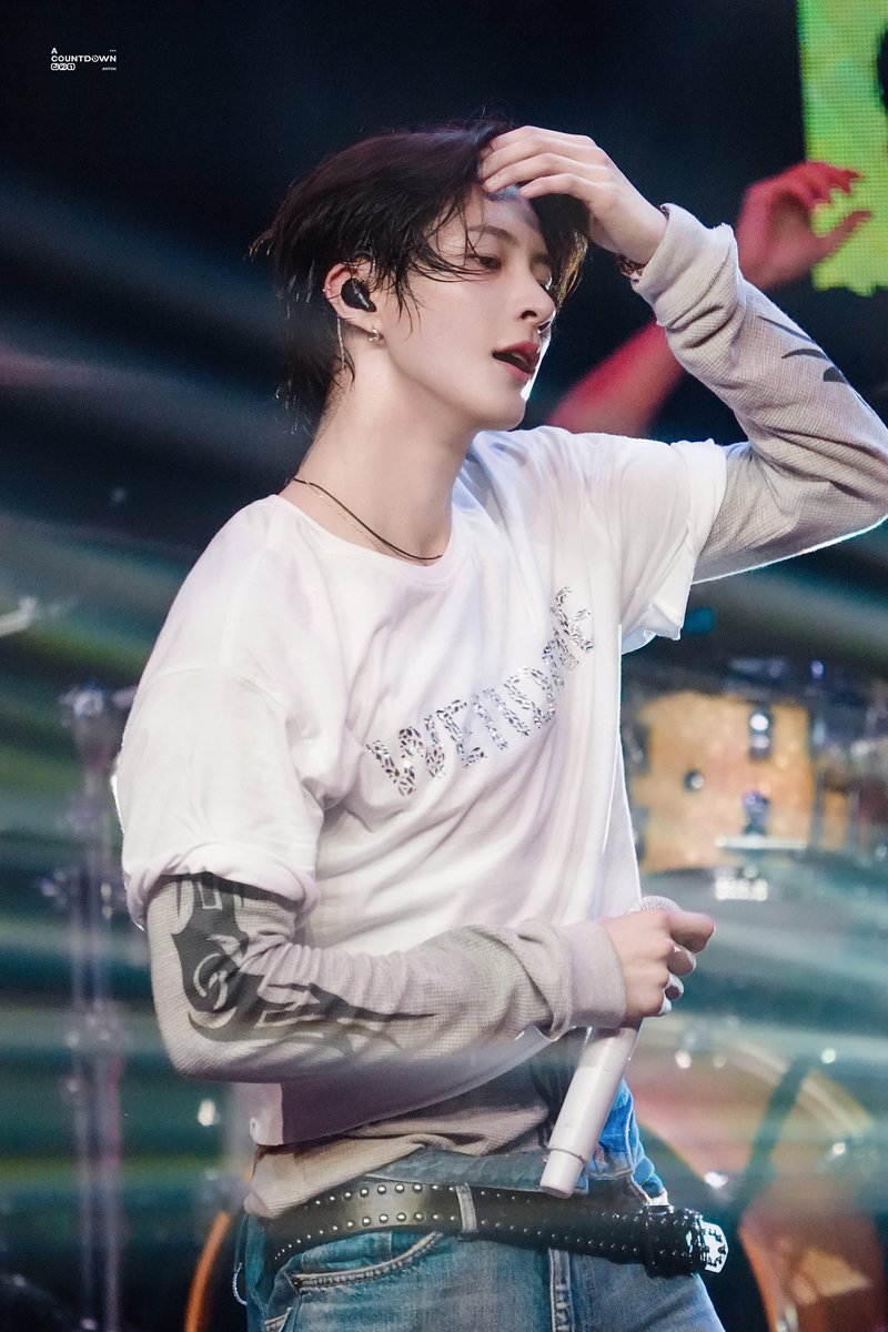 ACOUNTDOWN321 tweet media