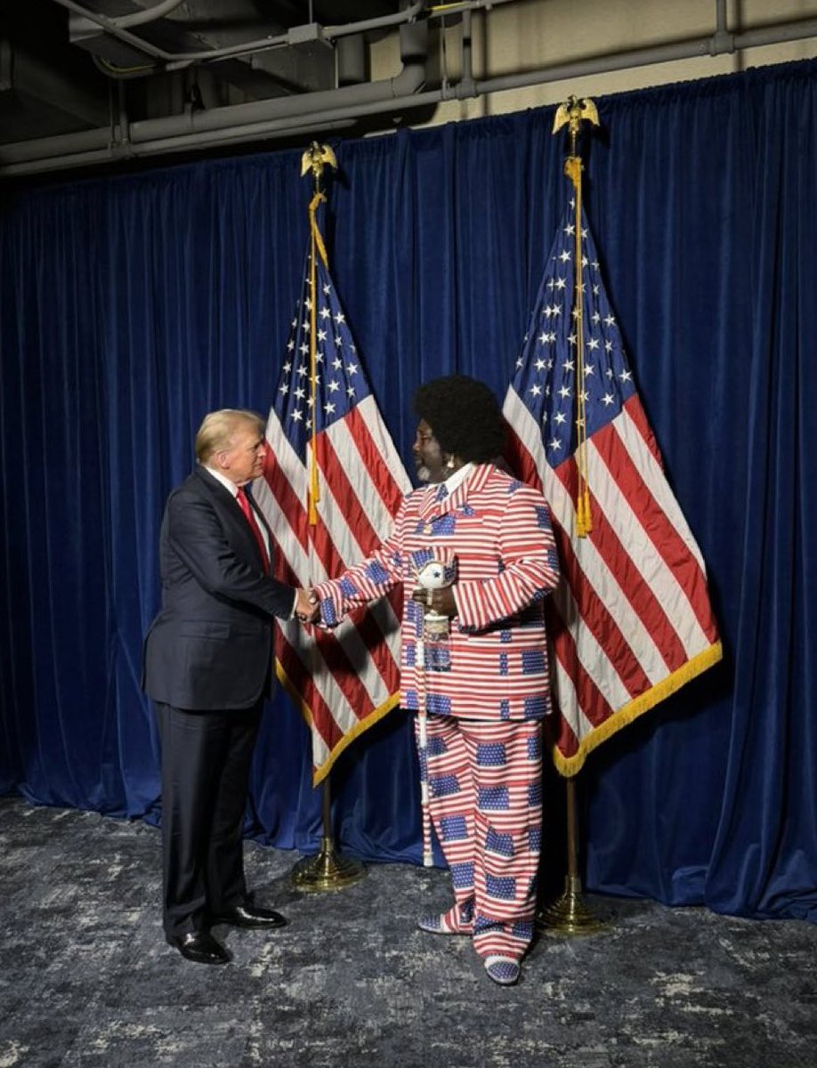 TheWhiteRayHolt tweet media