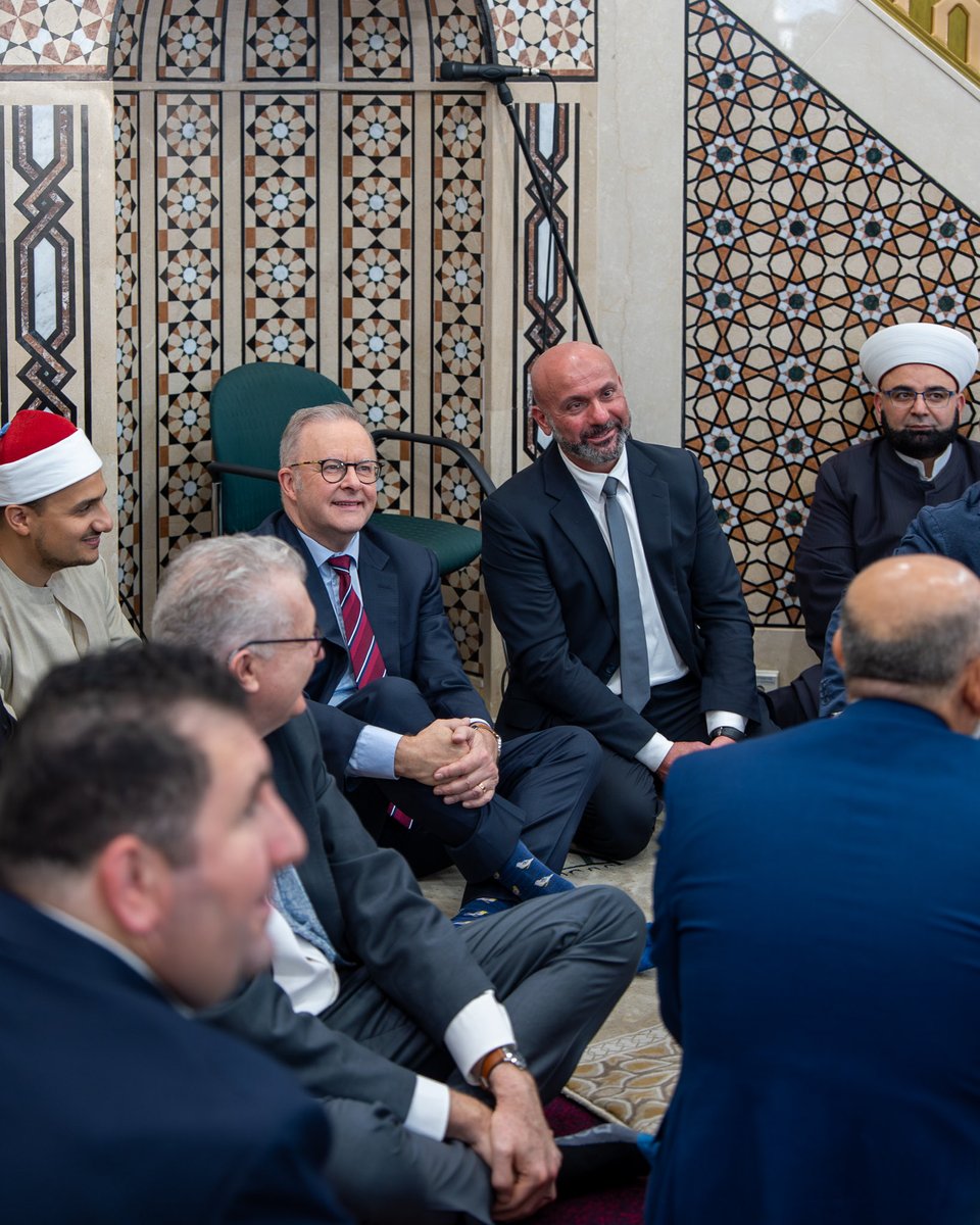 Cafe Locked Out tweet media