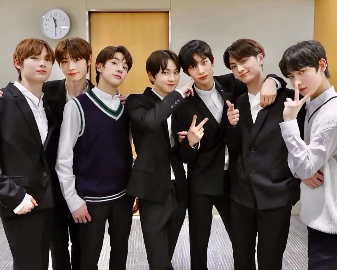 샐마•𝗘𝗡-| bring heeseung back tweet media