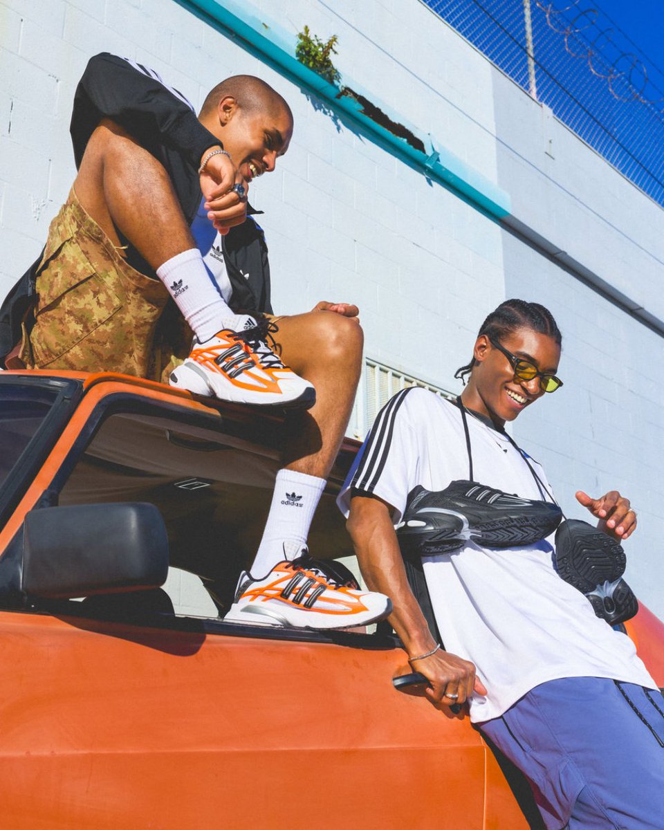 Foot Locker tweet media