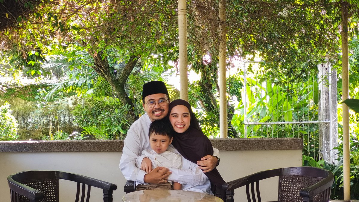 dimasdew's tweet photo. AKHIRNYA LEBARAN DIMARI LAGI KITE, MET LEBARAN ALL @amelririz https://t.co/lB4By4tA8j
