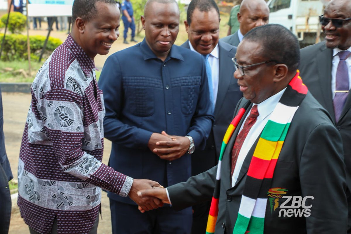ZBCNewsonline's tweet image. President Dr Emmerson Mnangagwa arrives at Ingutsheni Central Hospital in Bulawayo for a fundraising drive targeting US$5 million to support the country’s leading mental health referral centre.

#IngutsheniCentralHospital #Bulawayo #MentalHealthMatters #Healthcare #HealthforAll