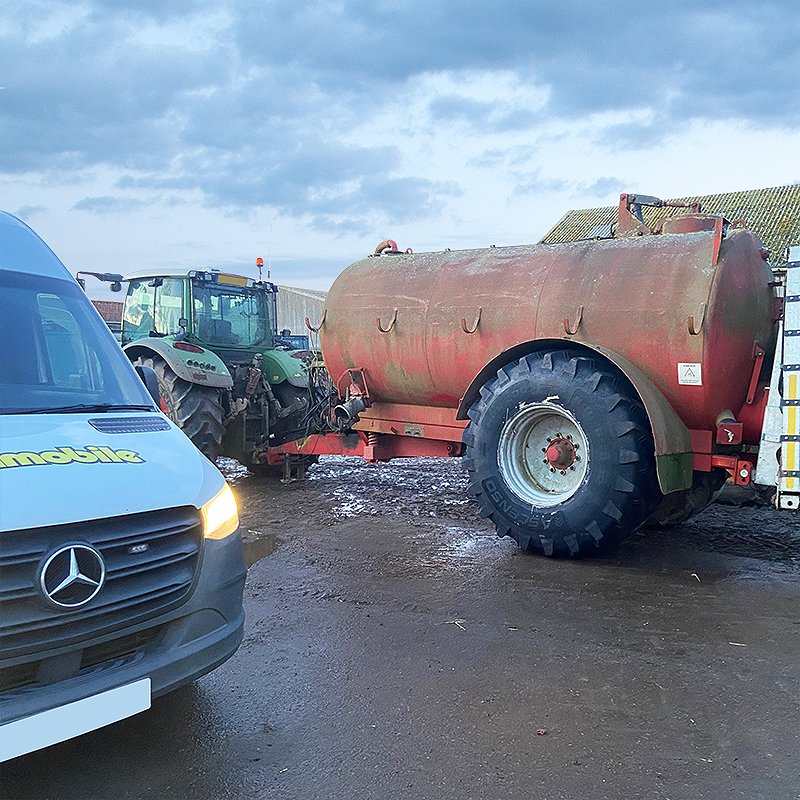 A #BushTyres #Bushmobile tyre fitter recently took the time to replace the worn tyres on this #tankertrailer with a set of our #HRR200 #Ascensotyres.  Featuring an optimised carcass for better stability &amp; a tread designed to reduce road noise. #neverstoprising #agriculturaltyres