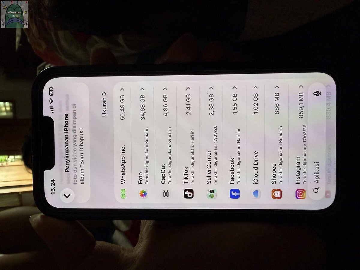 tanyarlfes's tweet photo. 💚 ini tuh apaan whatsapp inc gede bgt :(( ilanginnya gimana

btw itu dibawahanya apps WA nya beda lagi sama yg whatsapp inc ini &amp; cuma 500an mb aja https://t.co/IKL2m6e4Sl