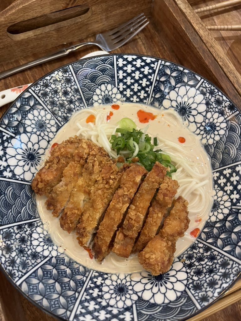 noreason2be's tweet photo. i feel so helpless and am so worried about the state of the world. ramen https://t.co/DpNLIbtRZs