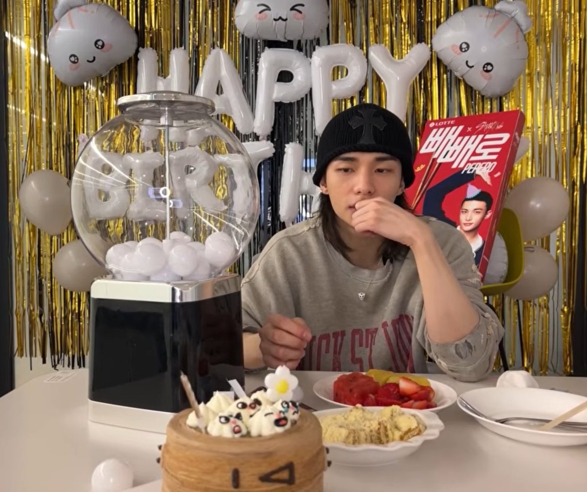 방찬편 🐺🌙 tweet media