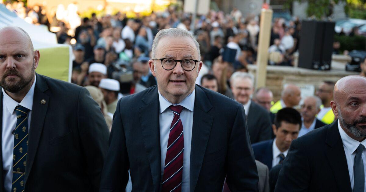 Daily Express tweet media