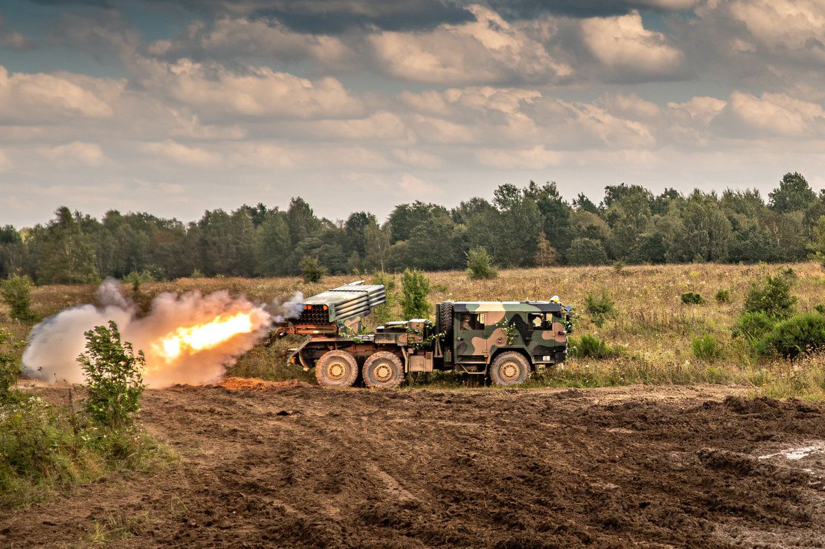 WB GROUP tweet media