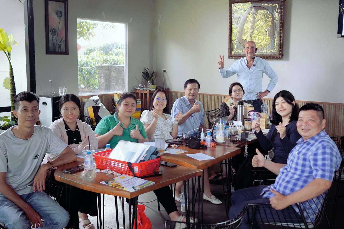 Eric van 't Hoff tweet media