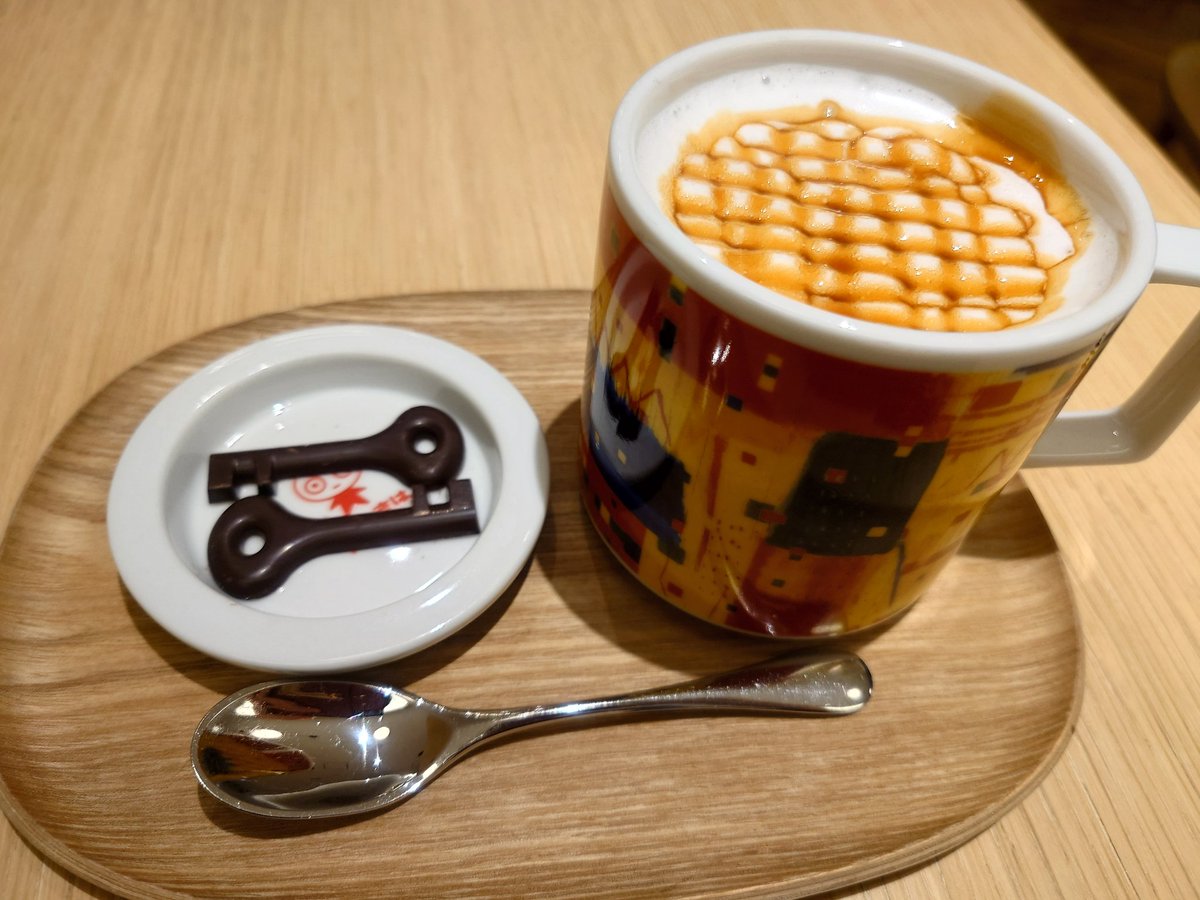 1日乗車券をフルに活かそうとＵＨＡ味覚糖カフェに滑り込んだ。