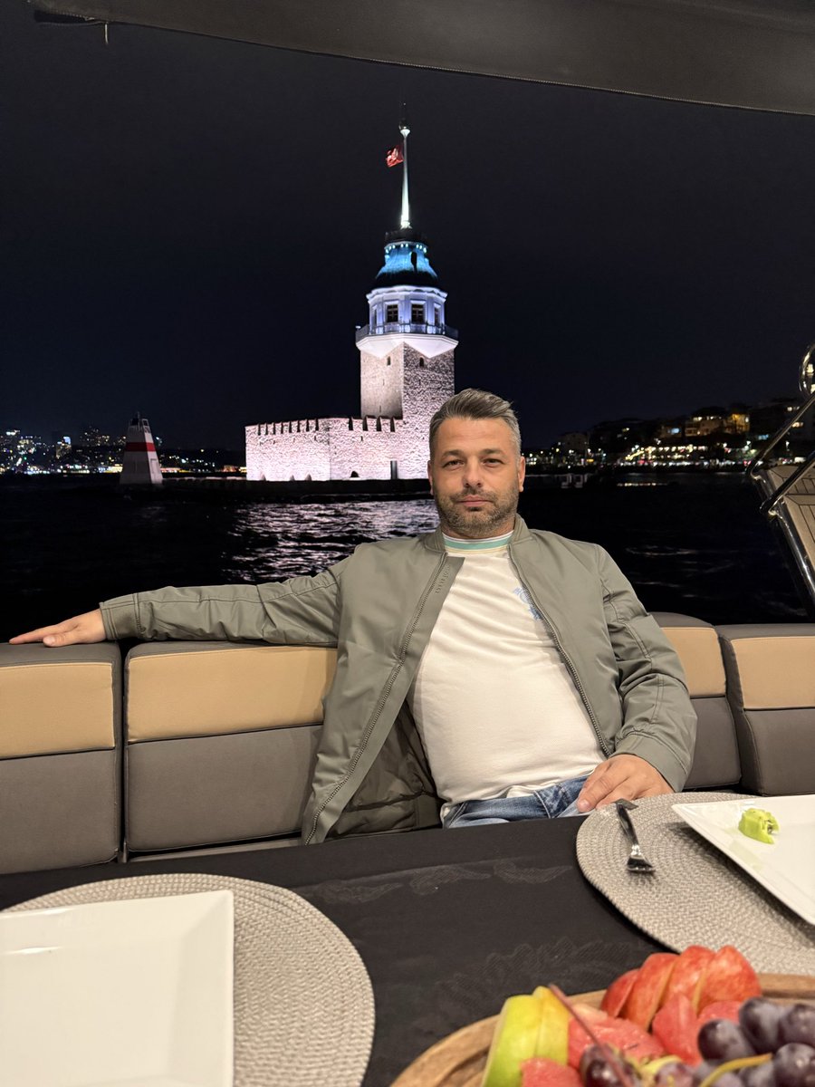 adn_gdkl's tweet photo. Kız kulesi tbt… https://t.co/DBZFtcW5Kv