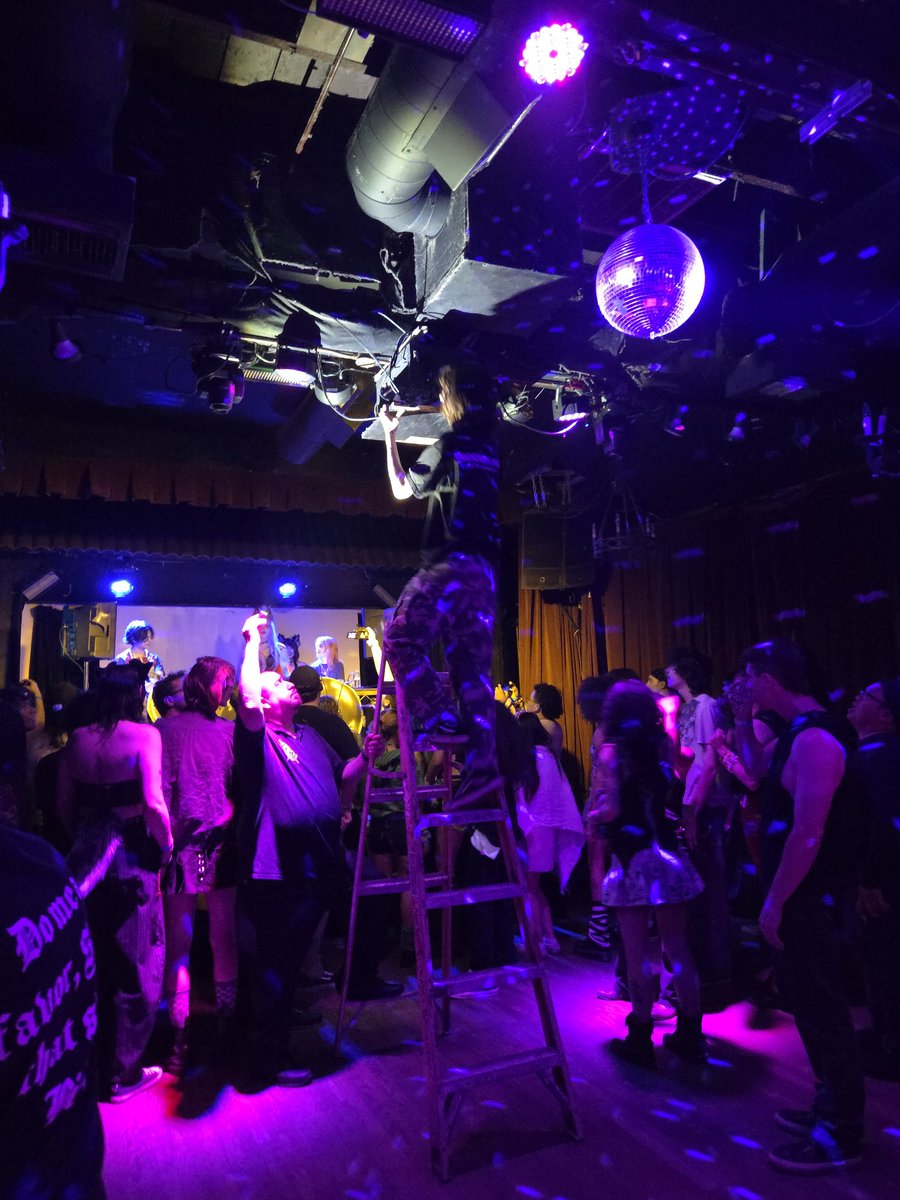 Fish ΘΔ (birthday march 27th) tweet media