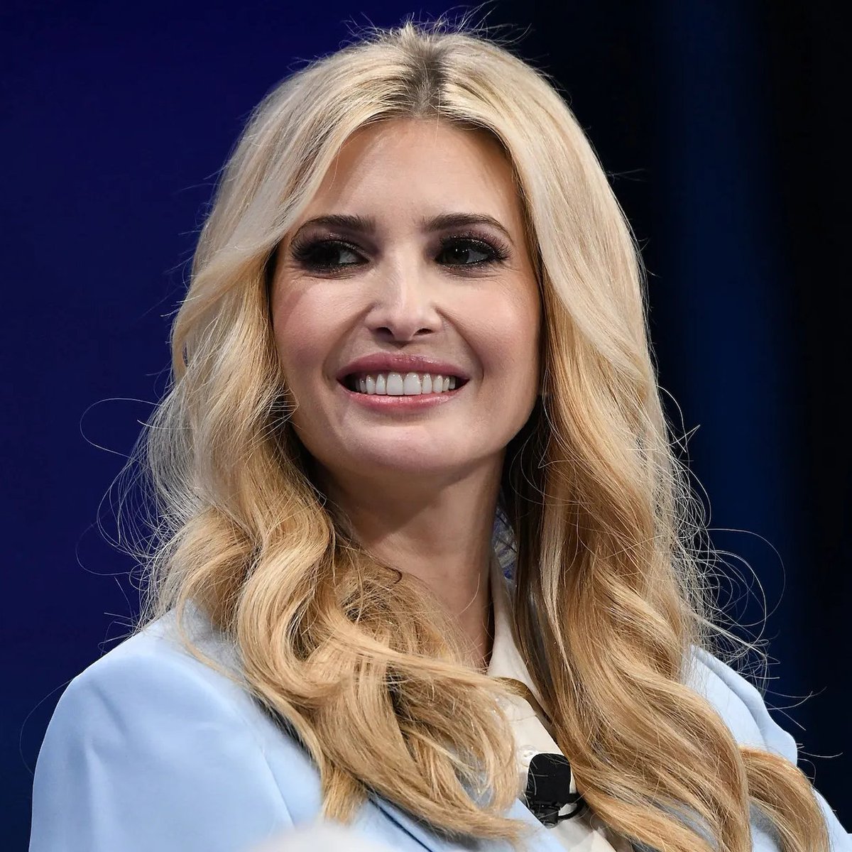 🇺🇸 DONALD TRUMP: "If Ivanka weren't my daughter, perhaps I'd be dating her."