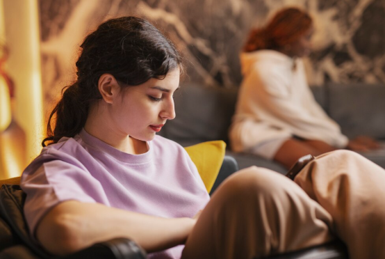 PDhutti's tweet photo. Understanding Separation Anxiety in Children: Symptoms, Causes, and Ways to Decrease Anxiety https://t.co/eaK1mgCRm2 https://t.co/cXS869yPbB