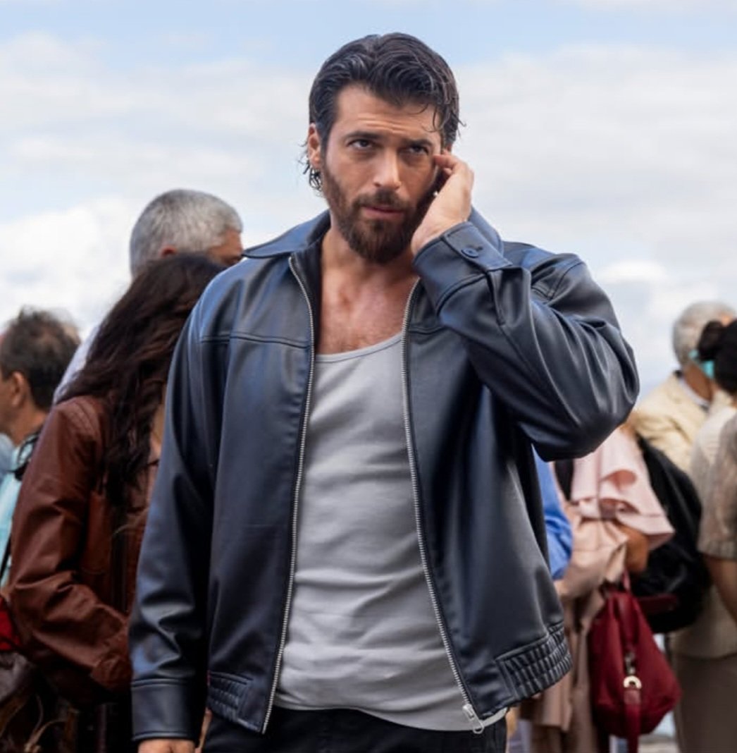 Prendete il vostro coraggio, la vostra bellezza e cercate di essere cacciatori dei vostri orizzonti.   ( Paolo Crepet)
Ansiosa di vederti in questo nuovo ruolo 🕶💥
#CanYaman 
#Kaplan
#ElLabirintoDeLasMariposas🦋

Buongiorno, buon venerdì a tutte 🍀🥰