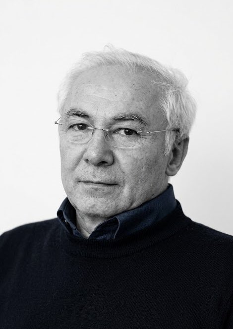 Erdoğan Özmen'i (1959-2026) kaybettik.

Psikanaliz üzerine düşünmeye ve psikanalizle düşünmeye verdiği emek, muazzamdı. Topluma, hayata, insanlara psikanalizin bilgisiyle ve sezgisiyle bakışıyla, bir ufuk açtı.