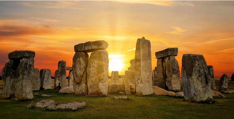 Russell Grant tweet media