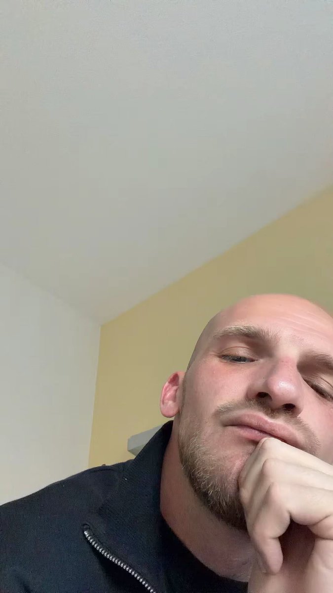 Julien tweet media
