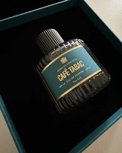 perfumemonk's tweet photo. 💀🔥 “ULTRA LUXURY IN LIQUID FORM — NOT FOR MASSES, ONLY FOR CONNOISSEURS”

🖤 HOUSE — AEDES DE VENUSTAS (USA 🇺🇸)

Aedes de Venustas is not just a brand — it’s a New York niche temple of perfumery. Born from a legendary boutique, this house creates scents that are artistic, unconventional, and ultra-refined. Nothing here is generic. Each fragrance feels curated, not manufactured. They work with top perfumers to build textures, not just smells.

👉 Bold truth:
💀 This house is for people who understand scent beyond “good smell”

👉 If you own them:
👑 You’re in the top 1% of fragrance game
☕ CAFÉ TABAC

Perfumer: Ralf Schwieger 🇩🇪
🧪 Notes

☕ Coffee

🚬 Tobacco

🌶️ Spices

🌲 Woods

🍯 Balsamic warmth
👉 Smell: dark café + tobacco lounge + spicy warmth
⚡ Performance
⏳ 10–12 hours
📡 Strong projection

🌫️ Thick, cozy trail

👉 💀 Nighttime weapon — addictive & deep

#CafeTabac #AedesDeVenustas #NichePerfume #DarkFragrance #LuxuryScent
🌫️ IRIS NAZARENA
Perfumer: Ralf Schwieger 🇩🇪

🧪 Notes

🌸 Iris (powdery, elegant)

🌫️ Incense

🌹 Rose

🪵 Woods

🌿 Green nuances

👉 Smell: smoky iris + sacred, almost spiritual aura
⚡ Performance
⏳ 8–10 hours
📡 Moderate
🌫️ Elegant trail

👉 👑 Artistic masterpiece — not for beginners

#IrisNazarena #LuxuryFragrance #NicheArt #PerfumeCollector #Iris

🌹 AMNESIA ROSE
Perfumer: Luca Maffei 🇮🇹
🧪 Notes

🌹 Rose (fresh yet abstract)

🌿 Green accords

🌫️ Incense

🪵 Woods

🌶️ Soft spice

👉 Smell: green, airy rose with smoky undertone

⚡ Performance
⏳ 7–9 hours
📡 Moderate
🌫️ Clean, artistic trail
👉 💀 Not your typical rose — intellectual scent

#AmnesiaRose #AedesDeVenustas #RosePerfume #NicheLuxury #PerfumeAddict

🧾 FINAL BOLD VIEW

👉 These are not “buy & forget” perfumes
👉 These are buy & keep for life
👉 If you find them —
💀 Don’t think. Just buy.