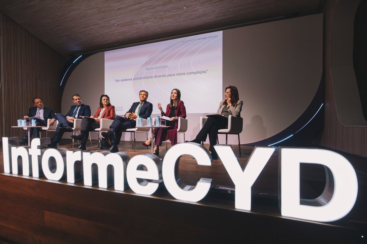 Fundacion_CYD's tweet photo. 🚀 Compartimos el vídeo resumen del acto de presentación del #InformeCYD 2025, con las principales conclusiones y un espacio de debate y reflexión sobre el futuro de la #universidad, con la participación de expertos y profesionales 🤝💡
📽️ Vídeo resumen ➡️https://t.co/XJu7SGDCDk https://t.co/x1899ASBpp